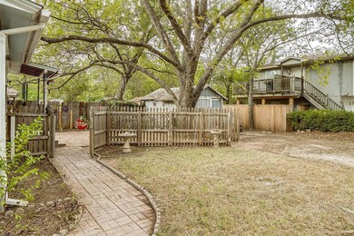 712 N Anglin St, Cleburne, TX 76031 - photo 4