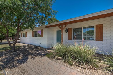 146 W Hackamore Ave-7