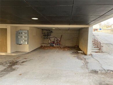 unlisted-address, Des Moines, IA 50311 - photo 6