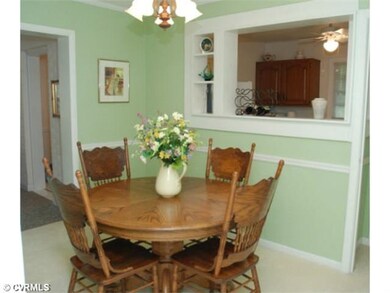 Dining Room - Perfect For Cozy Dinners with Friend