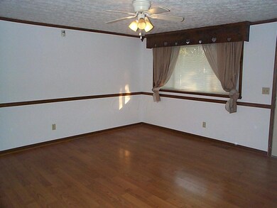 3728 Shirley Ln, Columbus, OH 43228 - photo 3