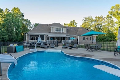 Gorgeous Salt Water Kidney shaped Pool is also heated ~ Perfect for chilly evenings!