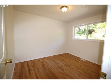 1875 Hemlock St, West Linn, OR 97068 - photo 7