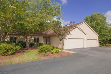 1949 Eastchester Dr unit C, High Point, NC 27265 - photo 3