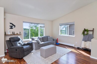 06-Living Room_ETL3198