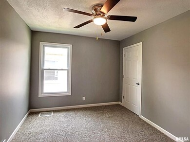 608 S Dittmer St, Davenport, IA 52802 - photo 4