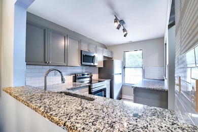 6129 Windsor Gate Ln, Charlotte, NC 28215 - photo 5