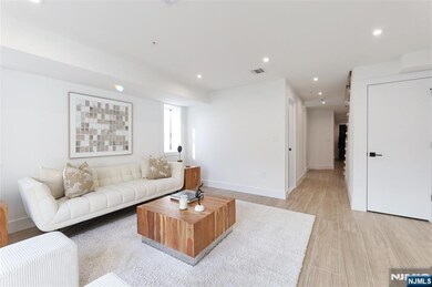 162 Oakwood Ave, Cliffside Park, NJ 07010 - photo 6