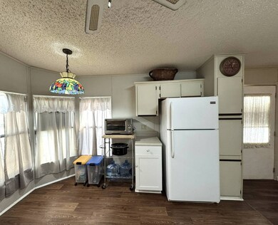 388 S Edgewater Dr, Plant City, FL 33565 - photo 7