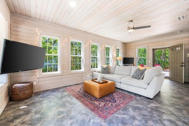 220 Seabreeze Circle-30
