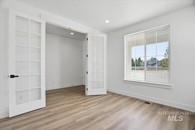 542 E Tallinn Ct, Meridian, ID 83646 - photo 6