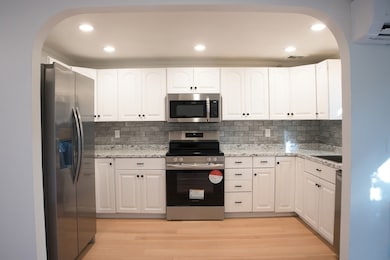 126 Green St unit A, Marblehead, MA 01945 - photo 4