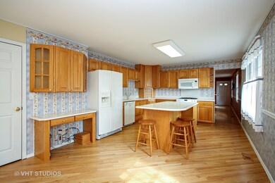 2201 Quail Ln, Rolling Meadows, IL 60008 - photo 3