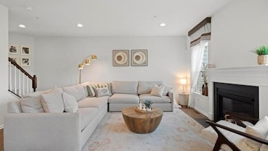 239 Noble Woods Dr, Coraopolis, PA 15108 - photo 3