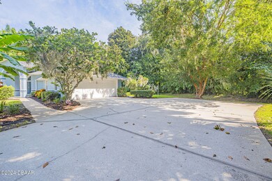 1a-Side garage with overflow driveway pa