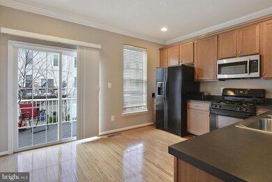 25339 Crossfield Dr, Chantilly, VA 20152 - photo 3