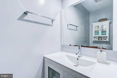 14540 Idlebrook Ct, Manassas, VA 20112 - photo 7