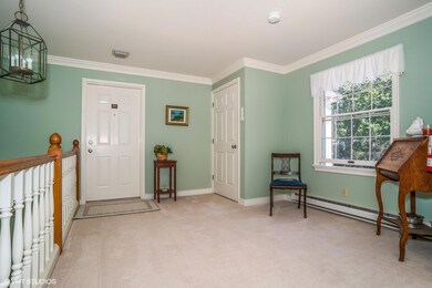 10_39TowerHillRd_18D_6_Hallway_MLSuse_15