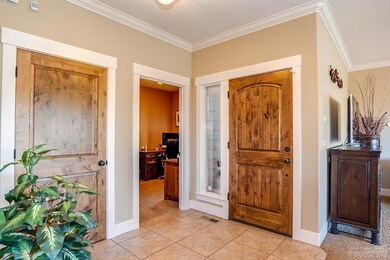 4091 SW Salmon Ave, Redmond, OR 97756 - photo 4