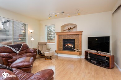 Living Room_1Q8A0315-FULL