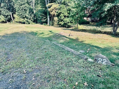 82 Ravine Dr, Colonia, NJ 07067 - photo 3