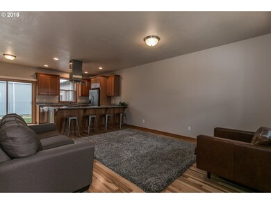 581 Irving Rd, Eugene, OR 97404 - photo 4