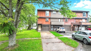 179 Cranbrooke Dr, Coraopolis, PA 15108 - photo 2