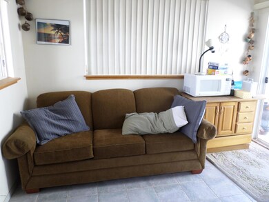 QUEEN SLEEPER SOFA