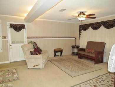 222 W Edison Dr, Statesville, NC 28625 - photo 4