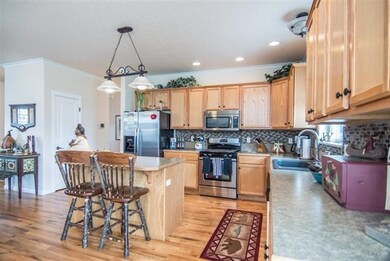 1619 NW Hemlock Ave, Redmond, OR 97756 - photo 6