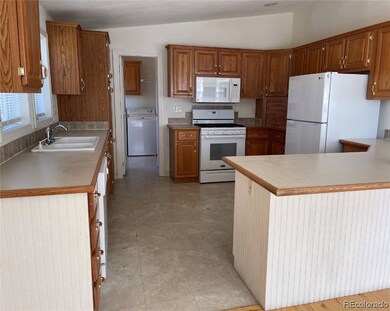 Bright Kitchen & Mud Room