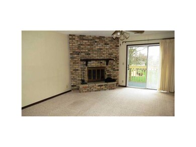 Living Room. SPACIOUS LIVING ROOM WITH NATURAL LIG