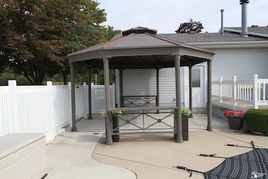 4833 Stadler Rd, Monroe, MI 48162 - photo 6