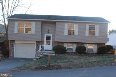 190 Lenker Dr, Williamstown, PA 17098 - photo 2