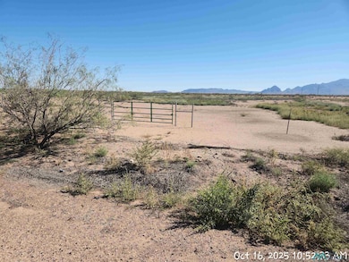 View of yard with a view of countryside