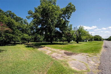 1912 Franklin Ave, Bonham, TX 75418 - photo 3