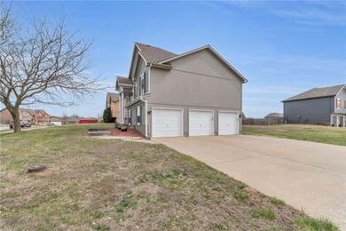 2181 E Sierra Dr, Raymore, MO 64083 - photo 2