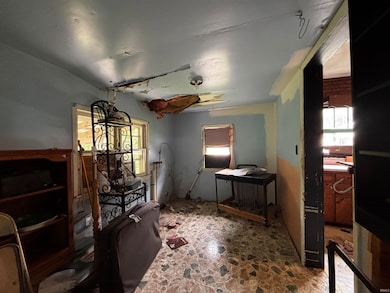 148 N Seminary St, Bloomfield, IN 47424 - photo 7