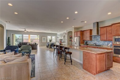LIGHT AND BRIGHT OPEN GREAT ROOM
