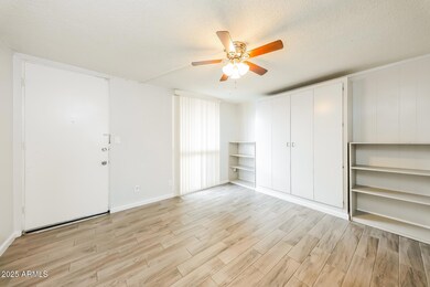 8-photo-Living-Room