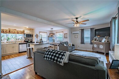 820 Evergreen St, Emmaus, PA 18049 - photo 4