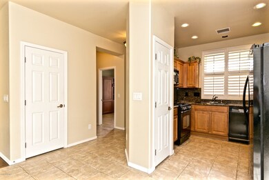 Dining to Kitchen