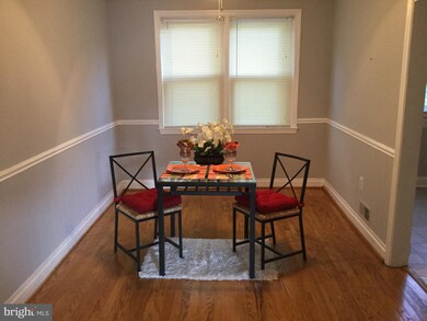 8641 Oak Rd, Parkville, MD 21234 - photo 6