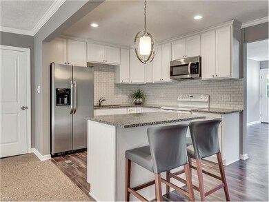 649 Sherwood Dr, Aurora, OH 44202 - photo 7