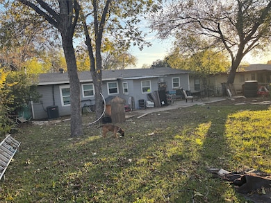 2605 Greenhurst Dr, Dallas, TX 75234 - photo 4