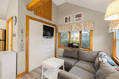 Sitting Area 4