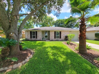 16638 Forest Bend Ave, Friendswood, TX 77546 - photo 2
