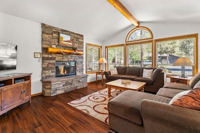 18016 White Alder Ln unit 1, Sunriver, OR 97707 - photo 3