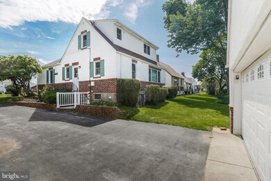 745 Amosland Rd, Morton, PA 19070 - photo 4