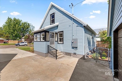 914 W 3rd St, Weiser, ID 83672 - photo 5